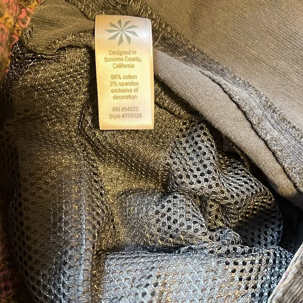 EXCELLENT CONDITION ATHLETA SIZE 8 GRAY BRUSHED CORDUROY SKIRT